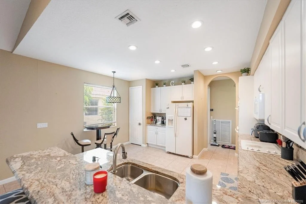 Photo of 1053 SE Fleming Way
