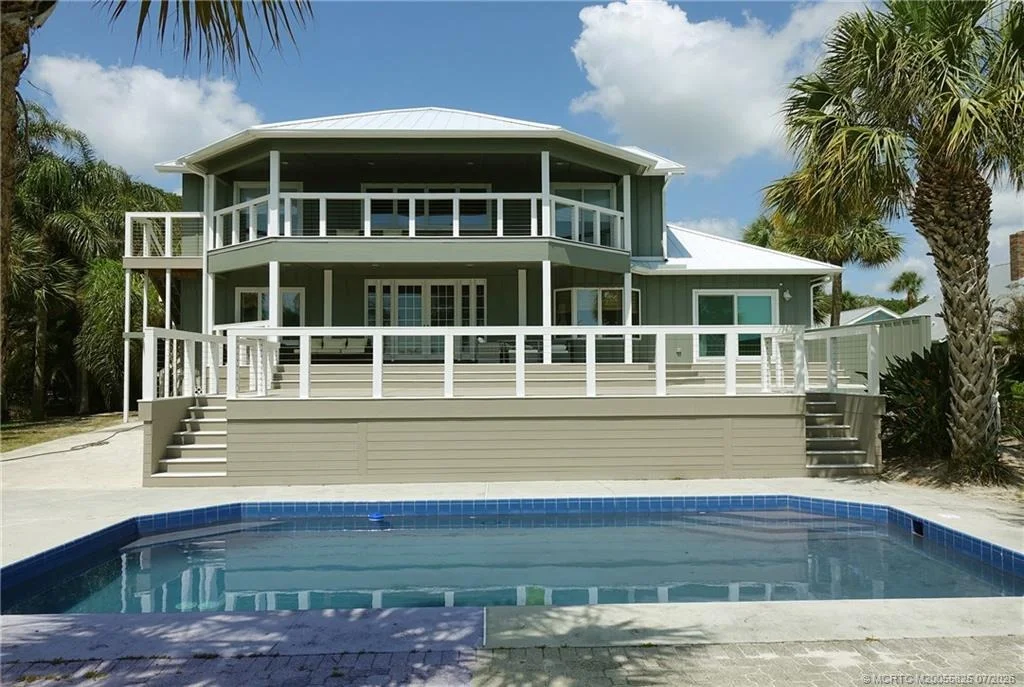 Photo of 114 N Sewalls Point Road