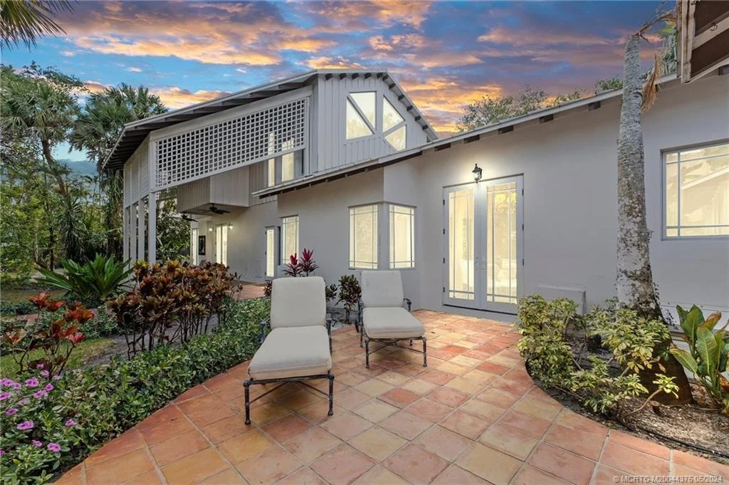 Photo of 12 Oakwood Drive