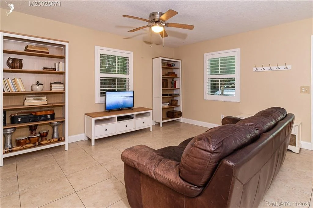 Photo of 509 SW North Riverpoint Drive