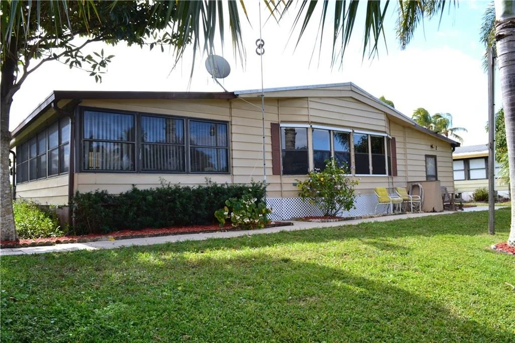 Photo of 191 SE Paradise Place