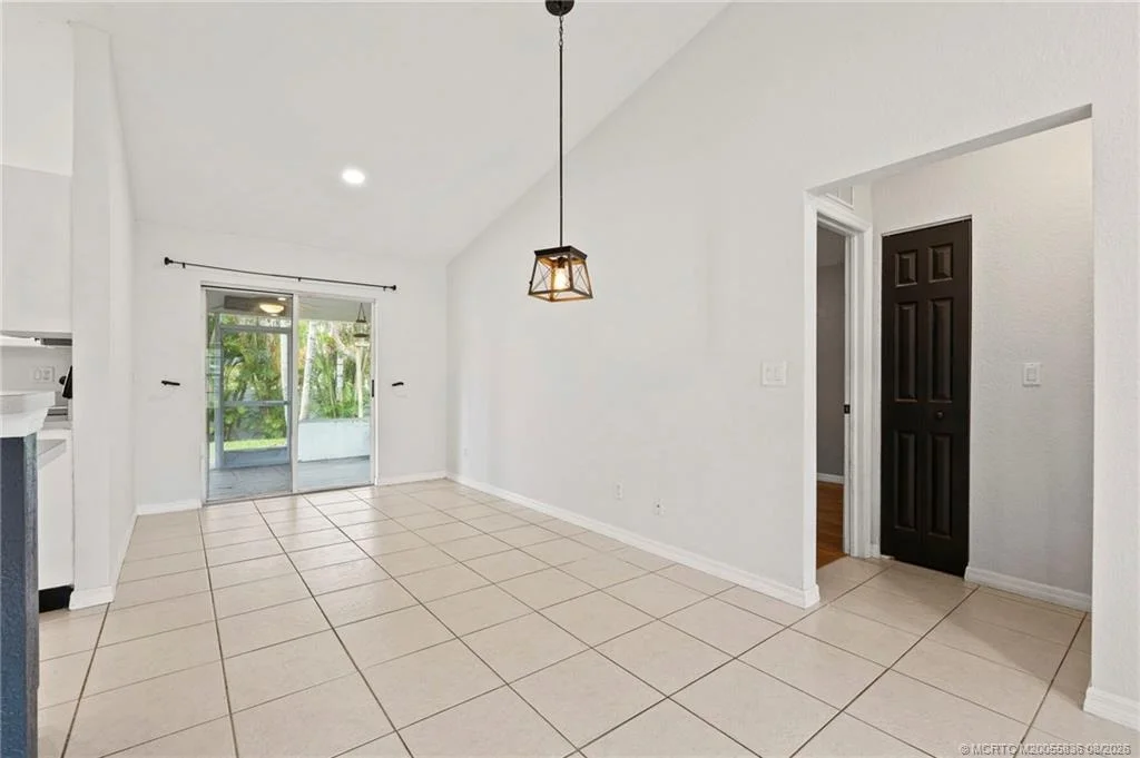 Photo of 984 NW 16th Place