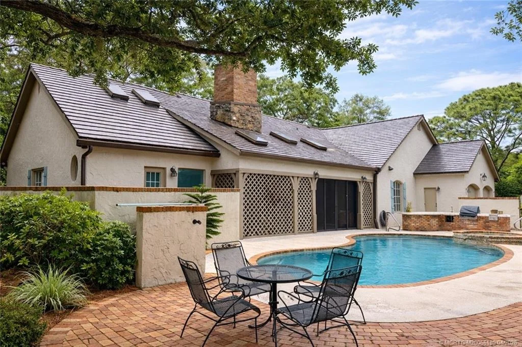 Photo of 10 Pineapple Lane