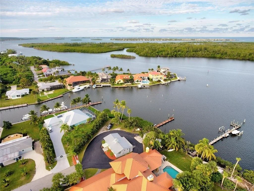 Photo of 5124 SE Horseshoe Point Road