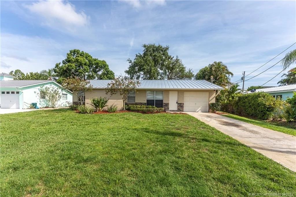 Photo of 1003 NW 16th Place