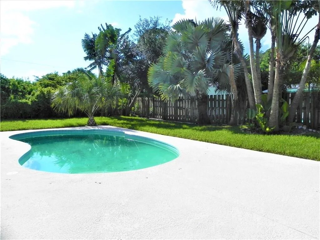 Photo of 1686 SE 10th Street