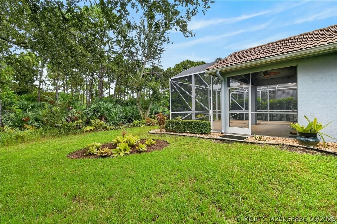 Photo of 480 NW Red Pine Way