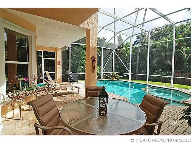 Photo of 158 S River Road