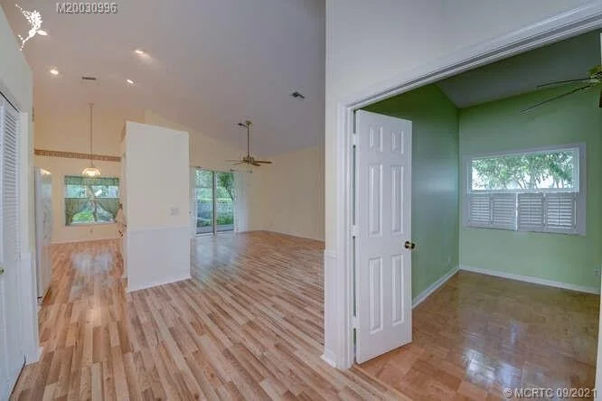 Photo of 7011 SE Cutler Trail
