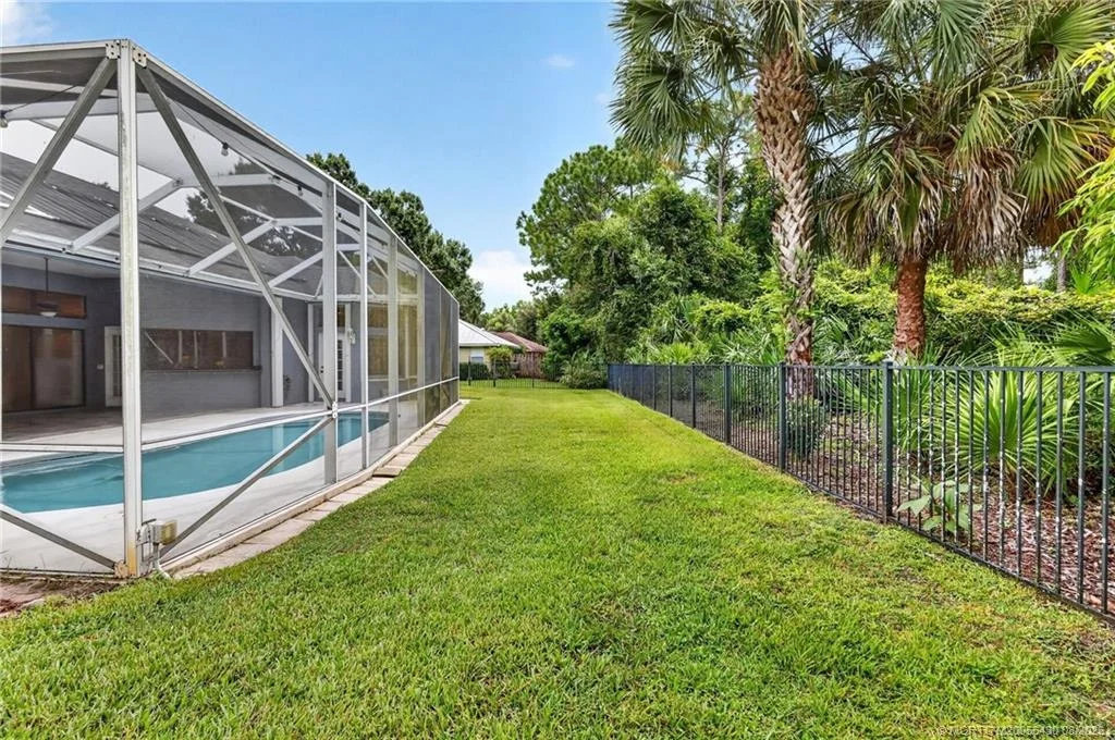 Photo of 672 SE Pin Oak Terrace