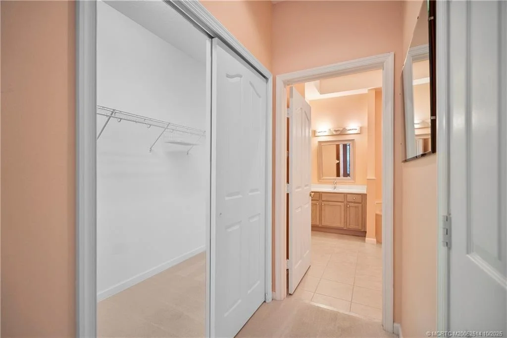 Photo of 620 NW Red Pine Way