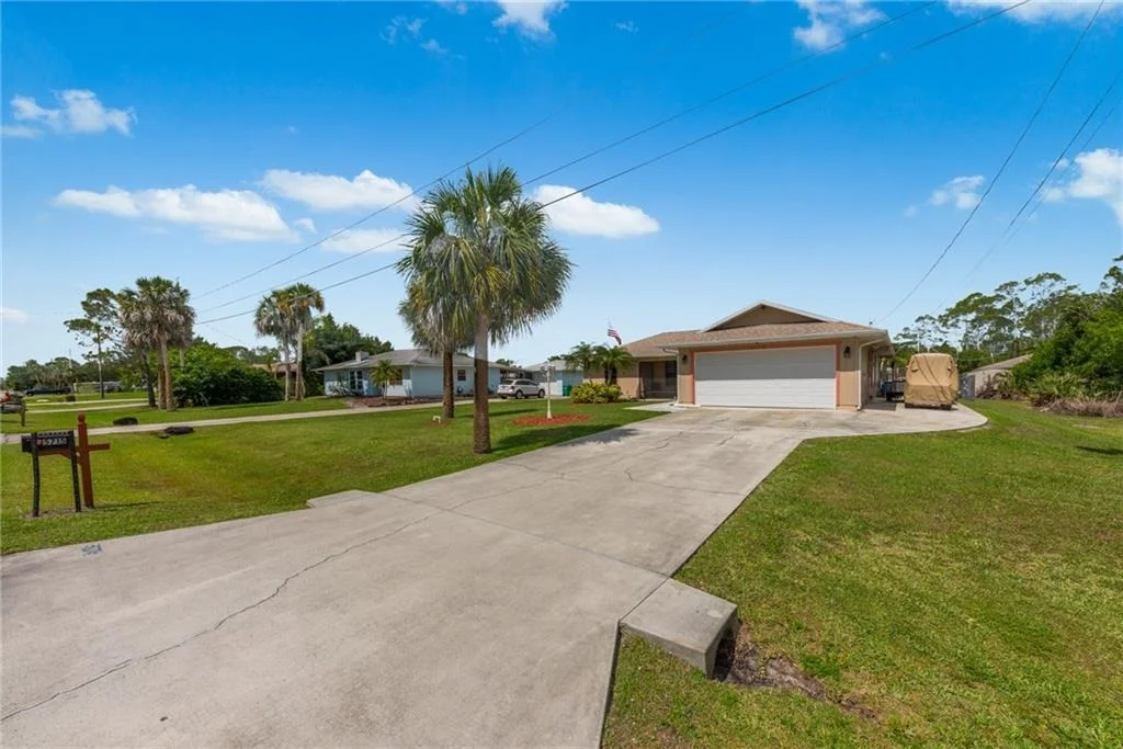 Photo of 5715 Sunset Boulevard