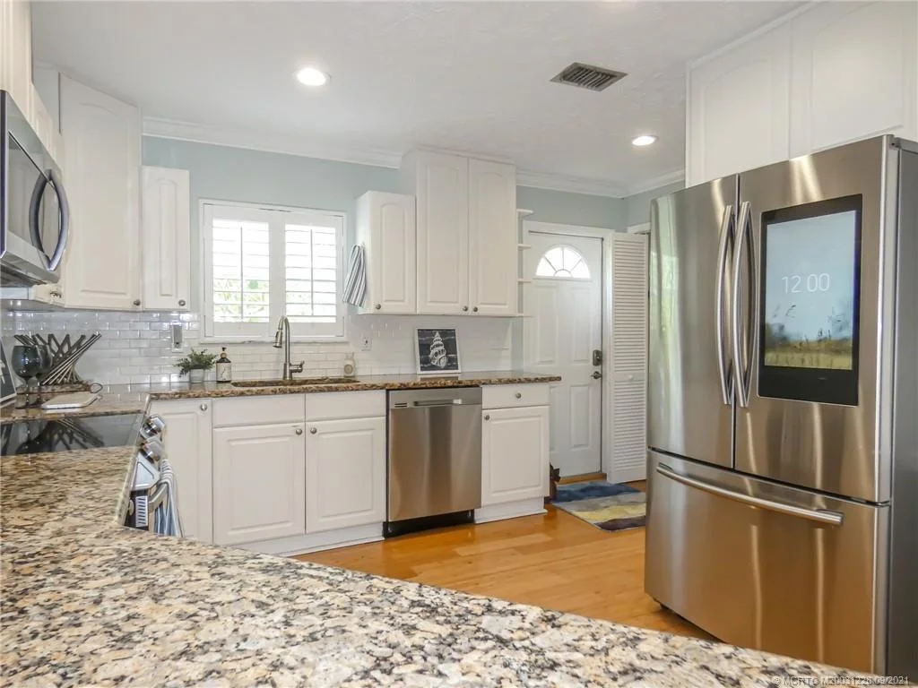 Photo of 765 SW Rustic Circle
