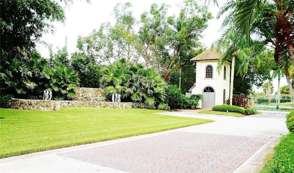 Photo of 540 Bay Pointe Circle