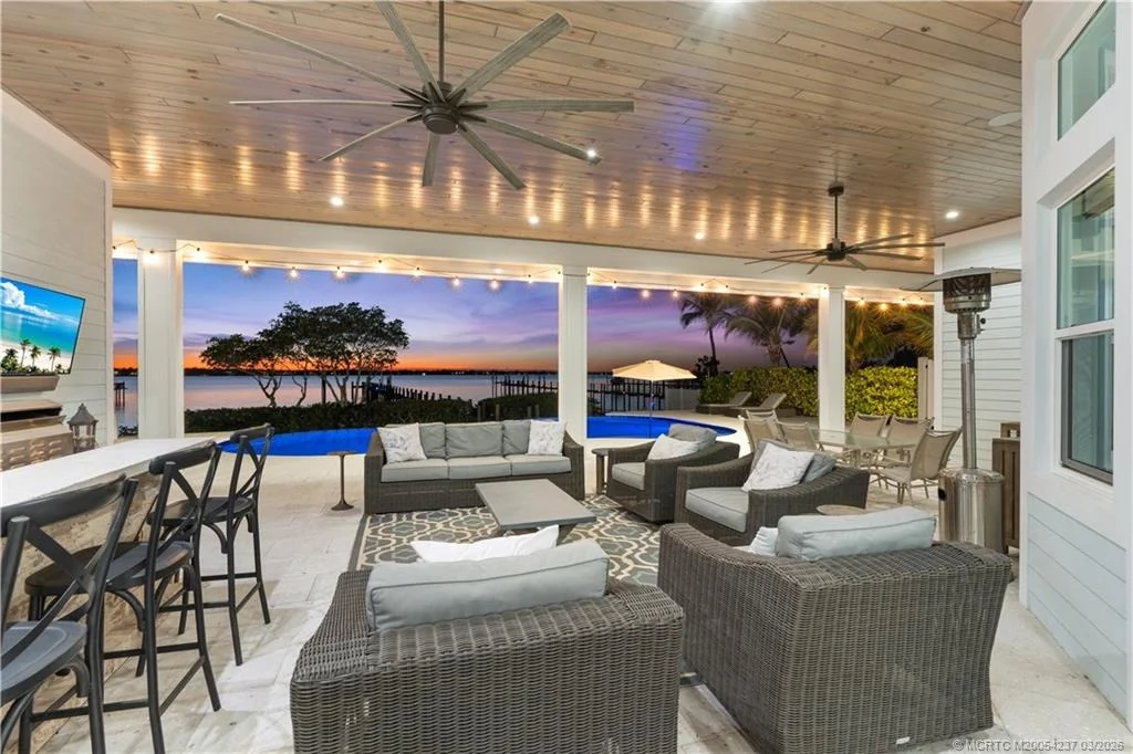 Photo of 1912 NW Cove Circle