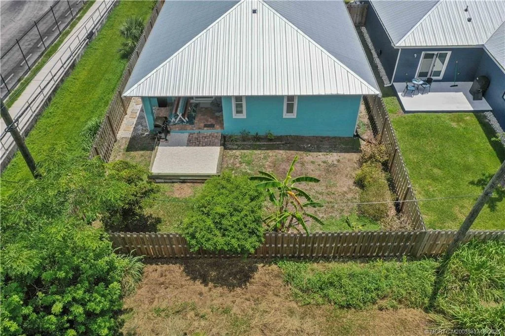 Photo of 4786 SE Horizon Avenue