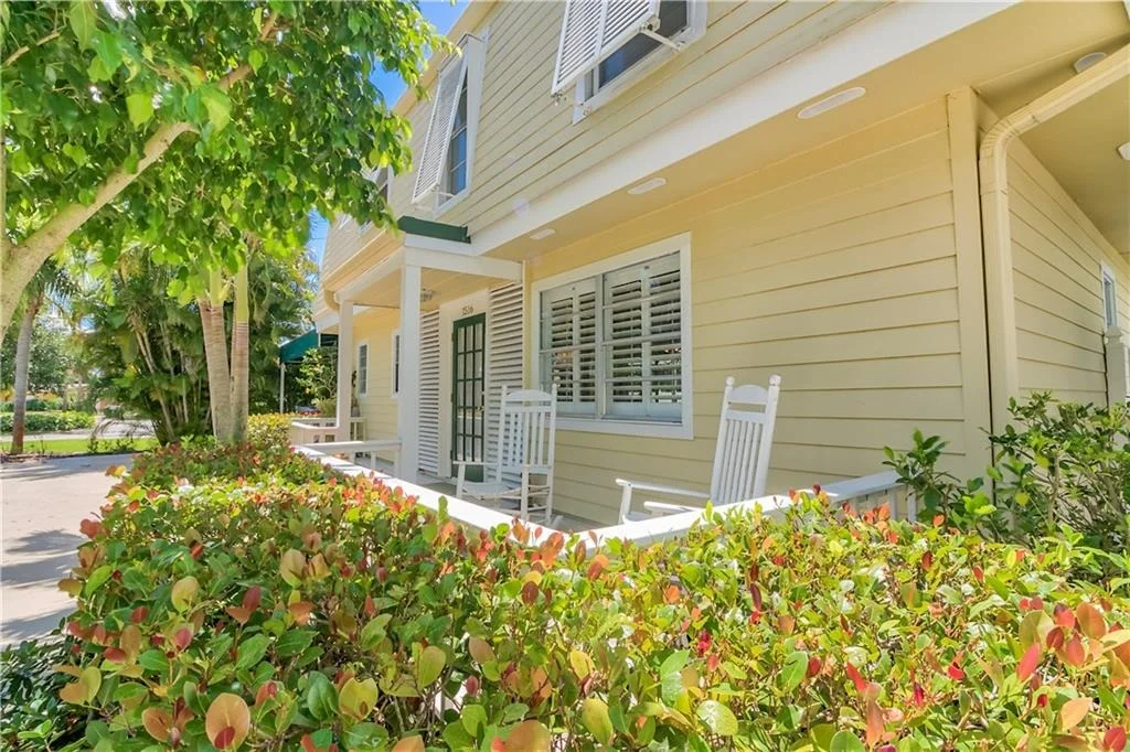 Photo of 1516 SE Lark Boulevard