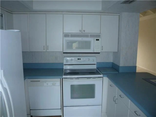 Photo of Unit 8 at 245 NE Macarthur Boulevard