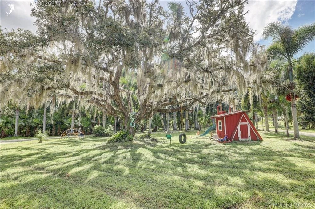 Photo of 1055 SE Salerno Road