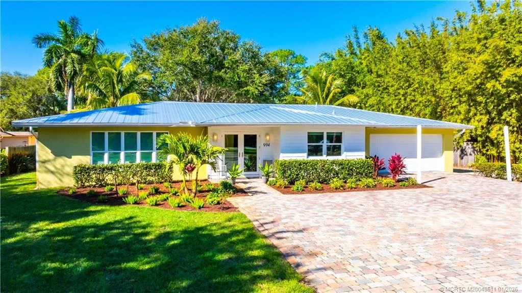 Photo of 994 NW Pine Lake Drive