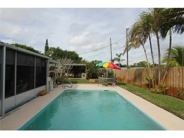 Photo of 1153 SE Dolphin Drive