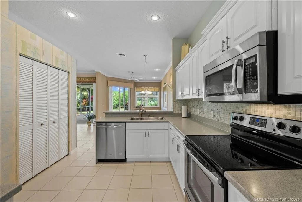 Photo of 6435 SE Wild Olive Lane