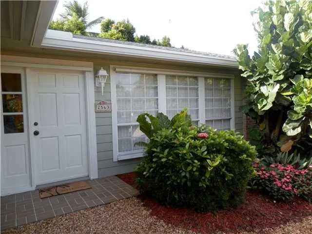 Photo of 2563 SE Saint Lucie Boulevard