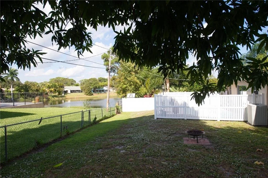 Photo of 716 SE Alamanda Way