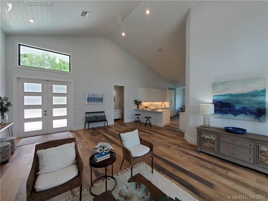 Photo of 5002 Sunset Boulevard
