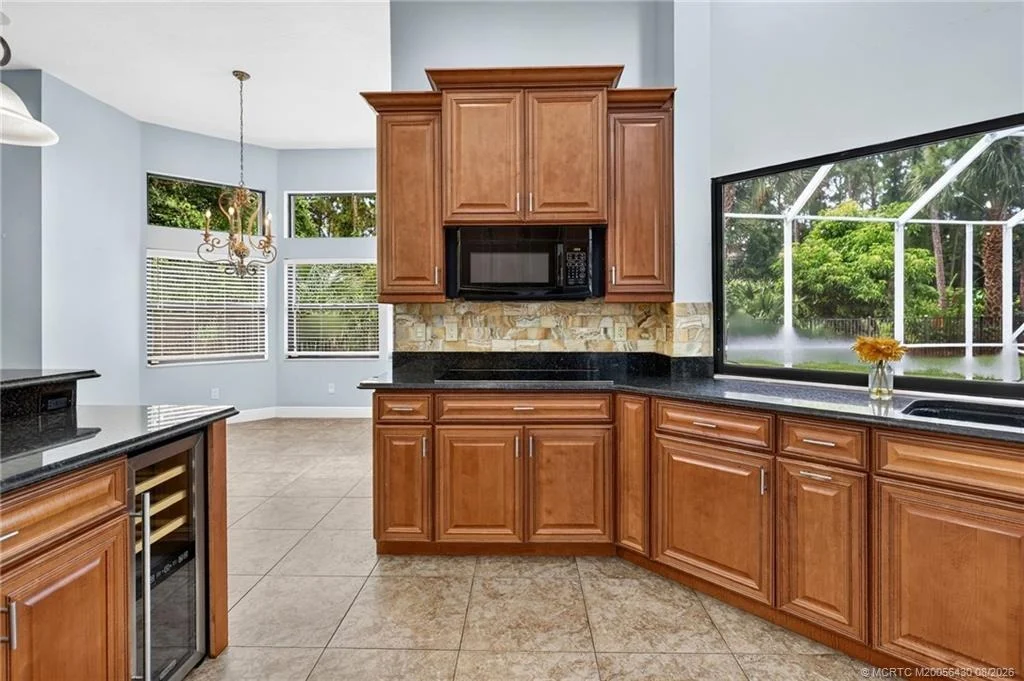 Photo of 672 SE Pin Oak Terrace