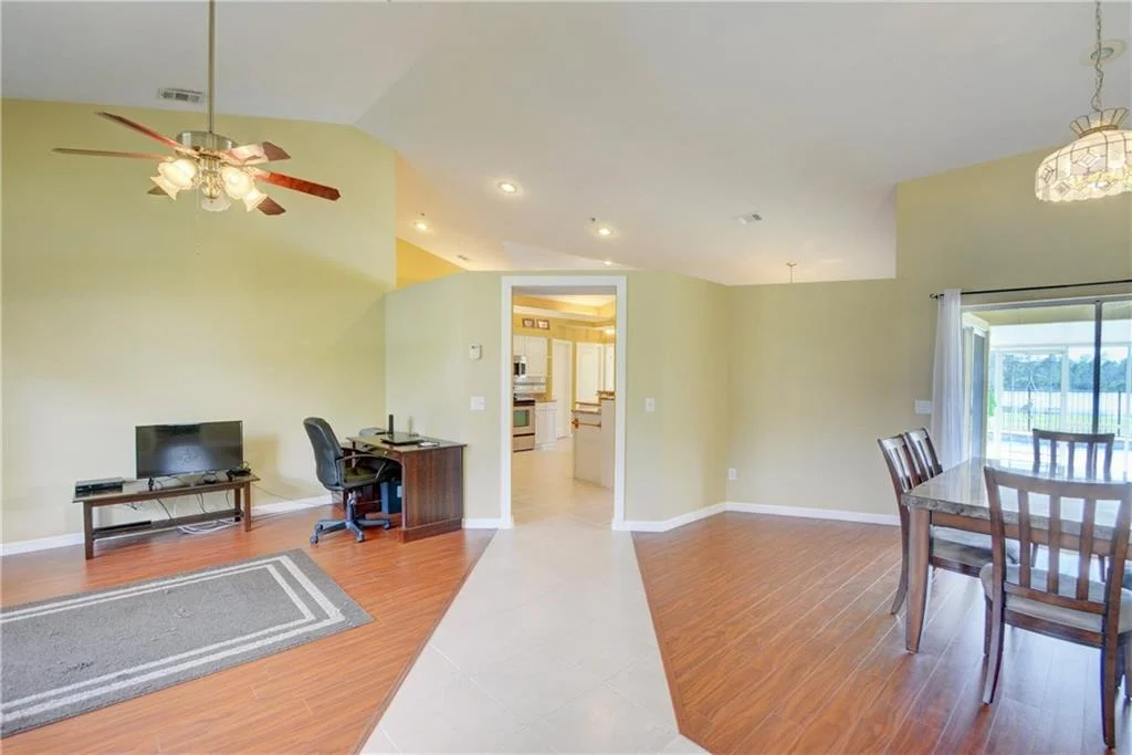Photo of 864 SE Waterside Way