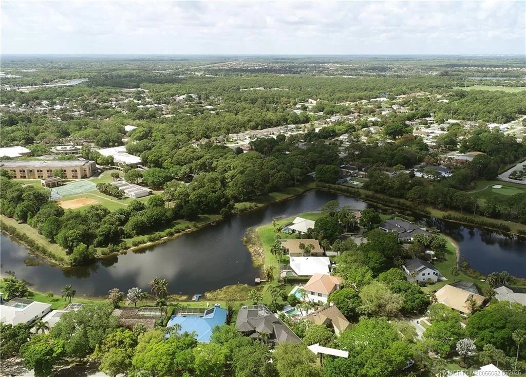 Photo of 18421 Lake Bend Drive