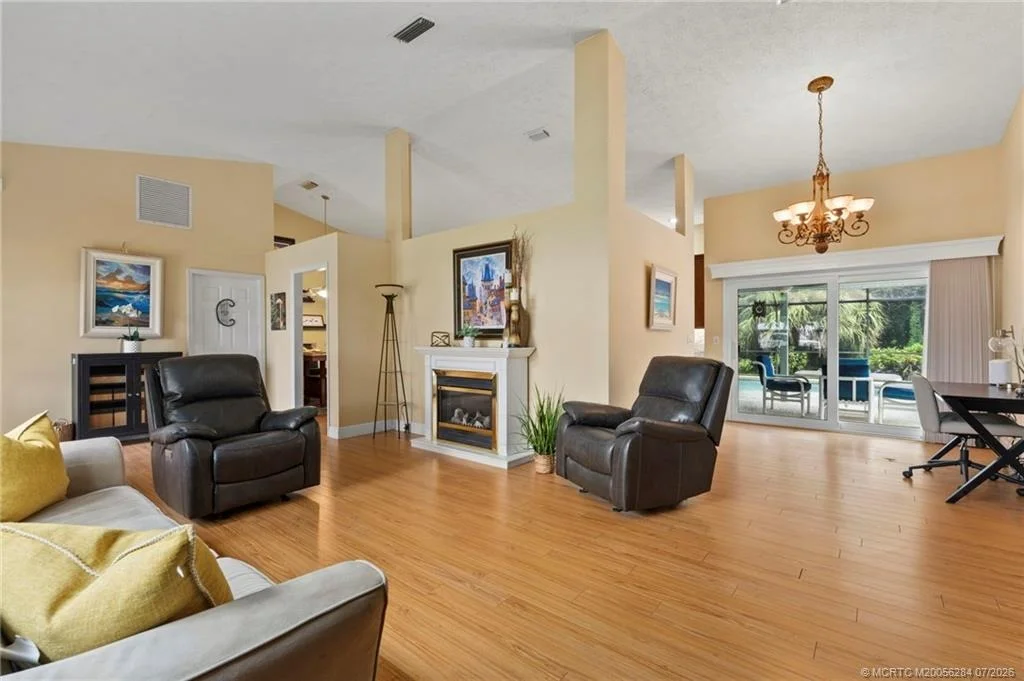 Photo of 530 SE Woods Edge Trail