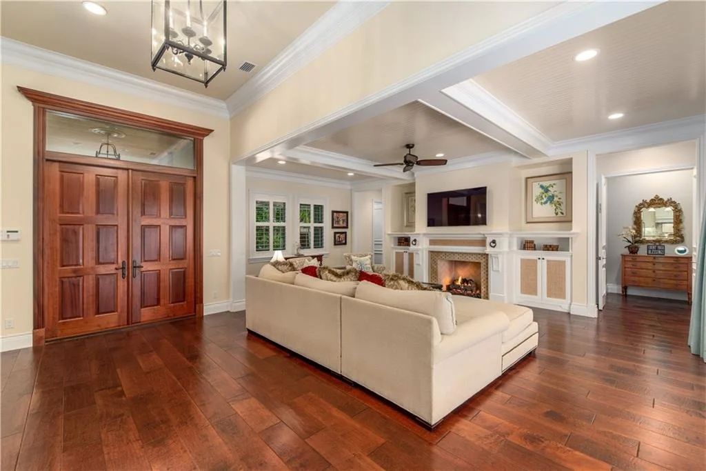 Photo of 920 SE Riverside Drive