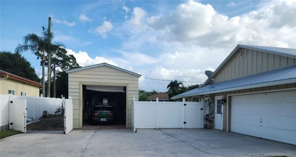 Photo of 4898 SE Major Way
