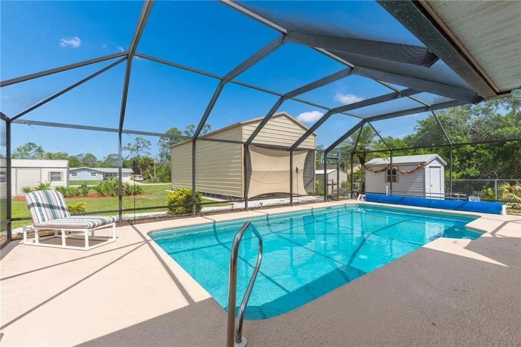 Photo of 5715 Sunset Boulevard