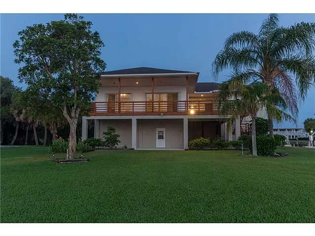 Photo of 82 N Sewalls Point Road