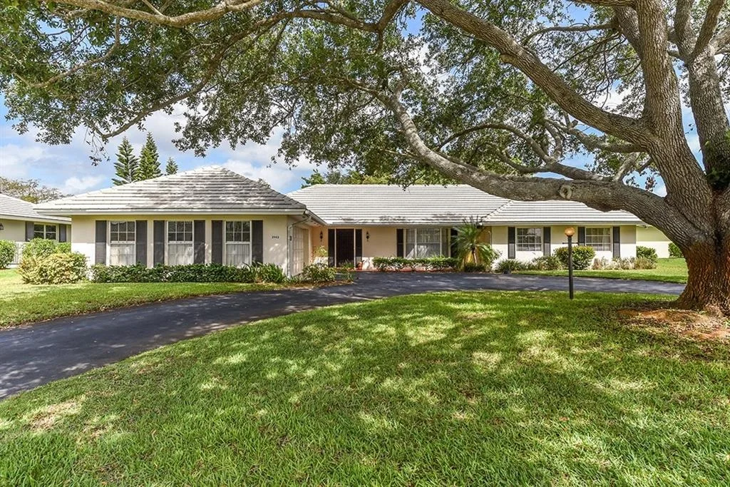 Photo of 3943 SE Fairway E