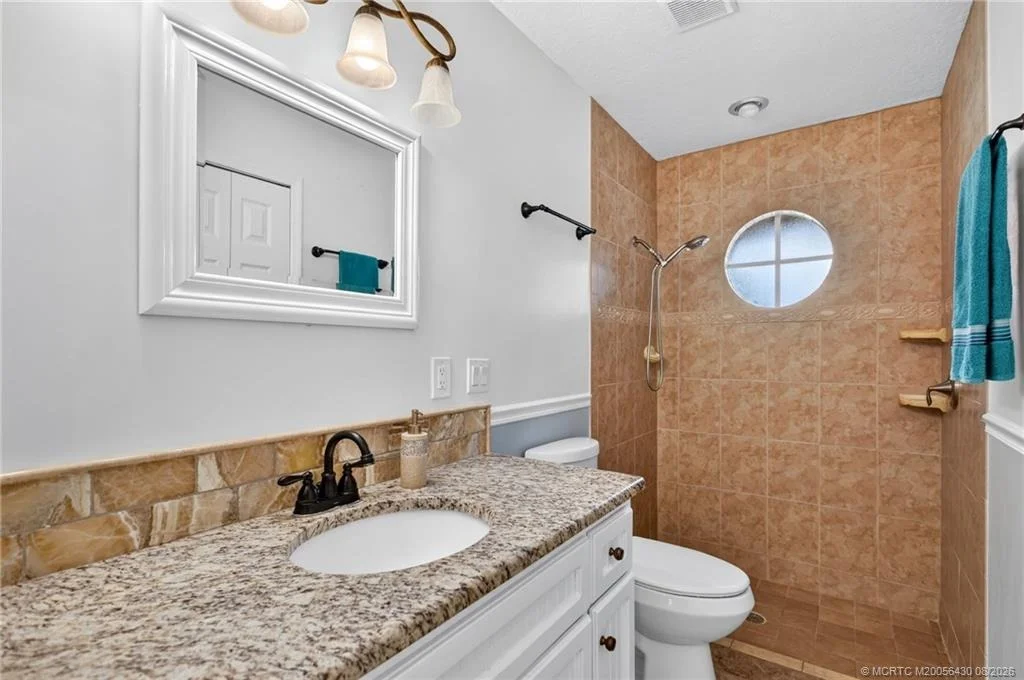 Photo of 672 SE Pin Oak Terrace