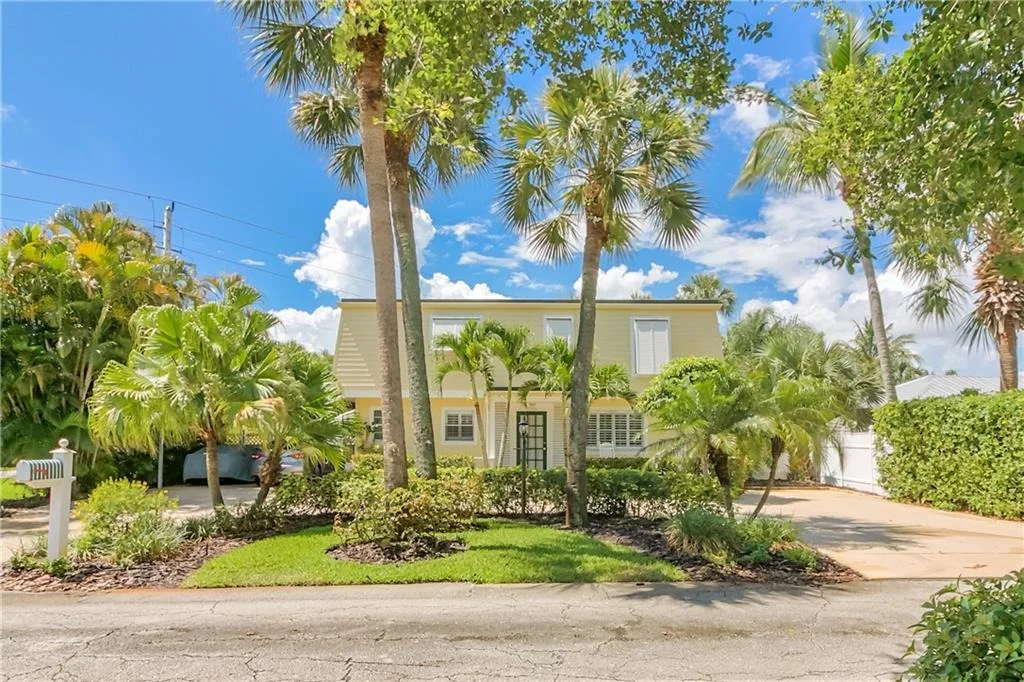 Photo of 1516 SE Lark Boulevard