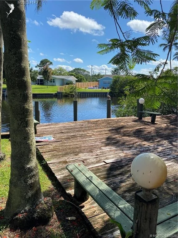 Photo of 1500 NW Lakeside Trail