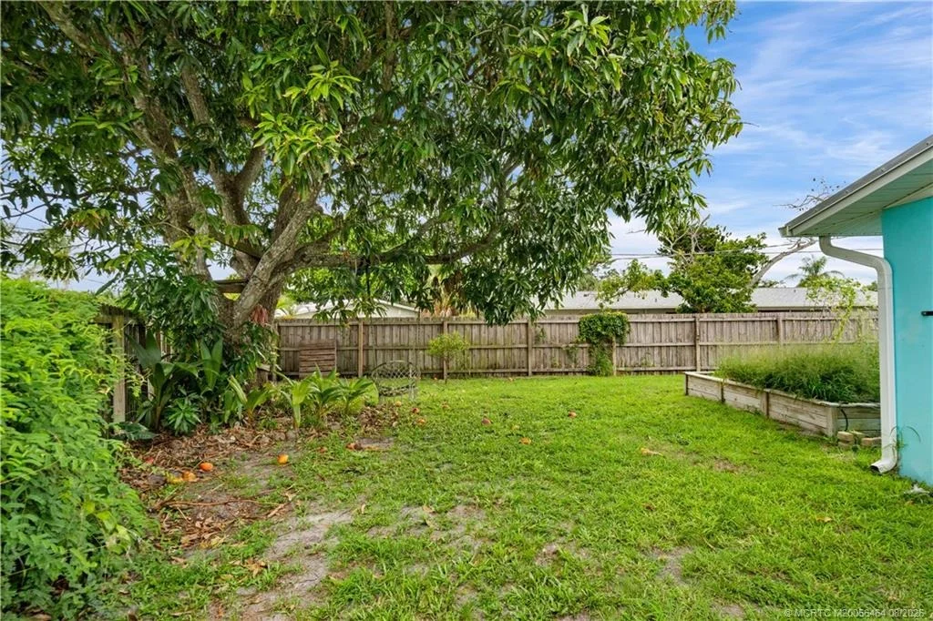 Photo of 1126 SE Alamanda Lane