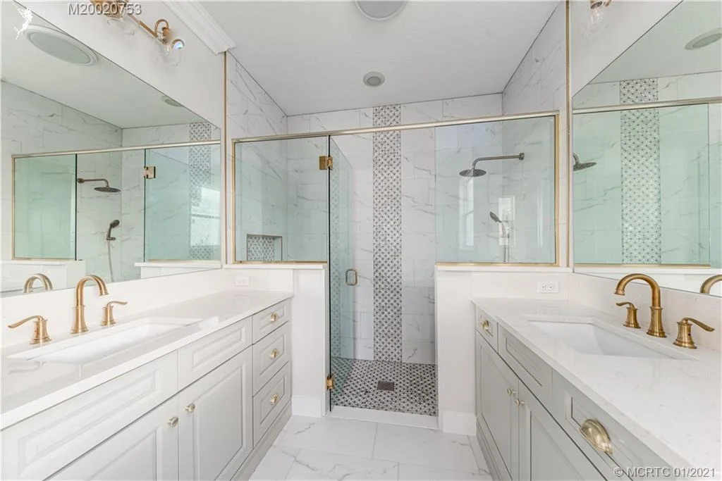 Photo of 1126 NE Post Oak Way