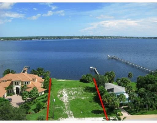 Photo of 811 SE RIVERSIDE Drive