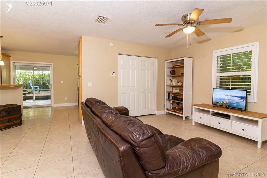 Photo of 509 SW North Riverpoint Drive
