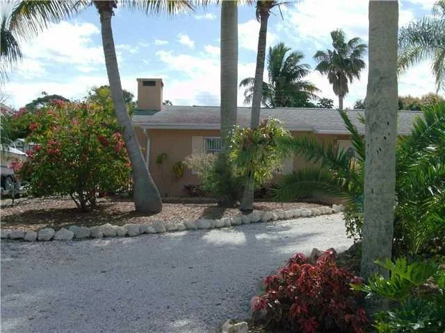 Photo of 4323 SE Bayshore Terrace