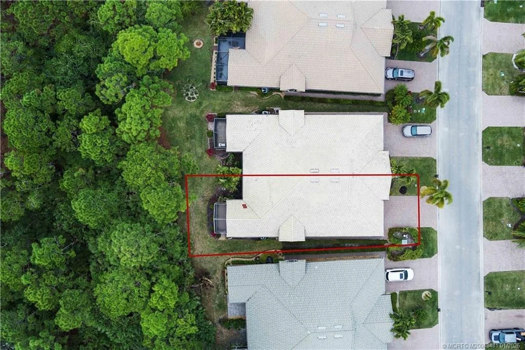 Photo of 600 NW Red Pine Way