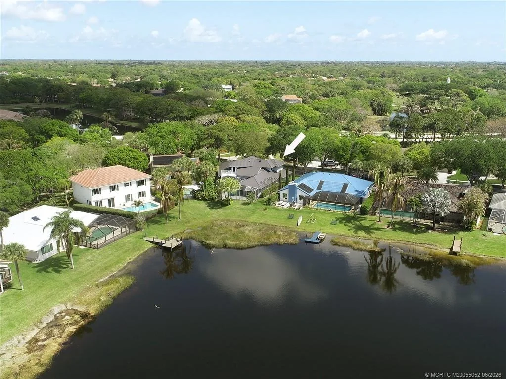 Photo of 18421 Lake Bend Drive