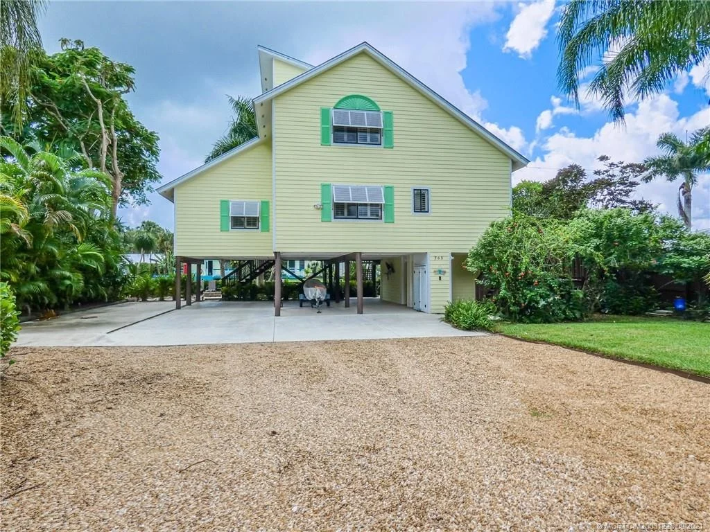 Photo of 765 SW Rustic Circle