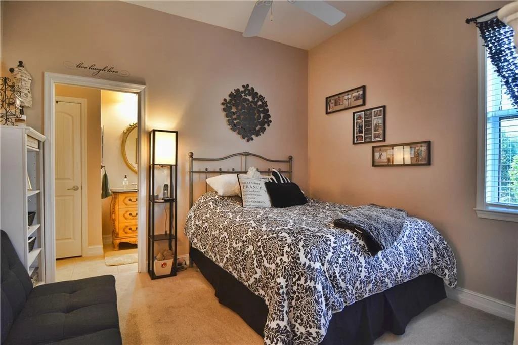 Photo of 2454 NW Hummingbird Circle